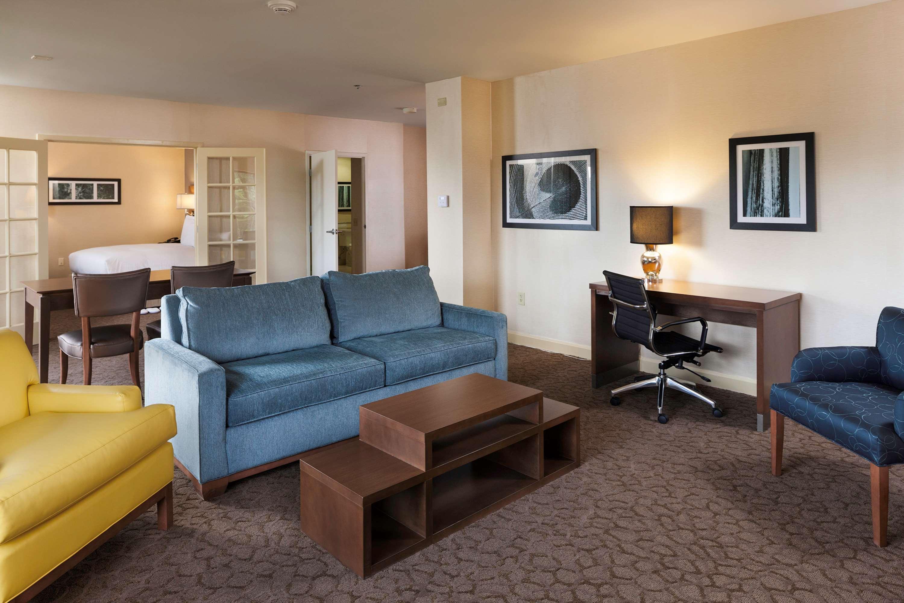 Doubletree By Hilton Hotel Williamsburg Esterno foto